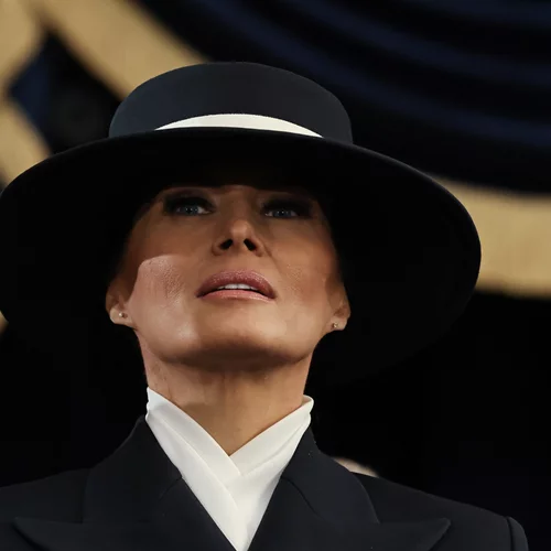 Όλη η προσοχή στα χείλη της | Η Melania Trump με το πιο hot χρώμα κραγιόν της σεζόν