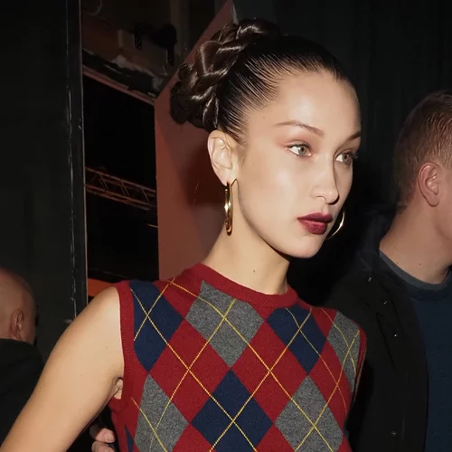 4 hot makeup trends που αξίζει να δοκιμάσεις το ᾽22 (και είναι εντελώς διαφορετικά από ό,τι είχαμε συνηθίσει)