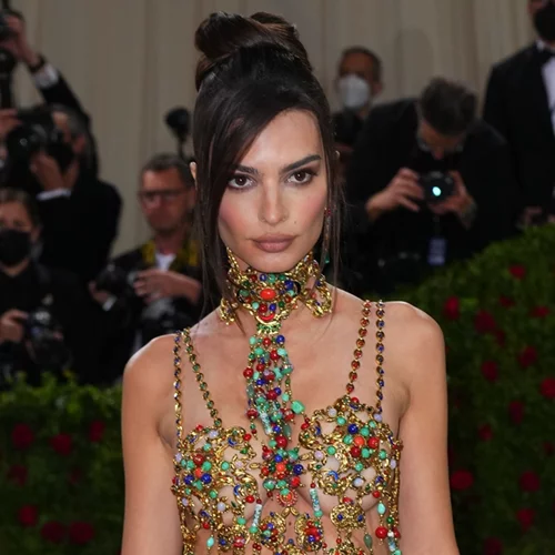 Emily Ratajkowski | "Δεν θα φοβόμουν να μείνω έγκυος και να γεννήσω ως ανύπαντρη γυναίκα"