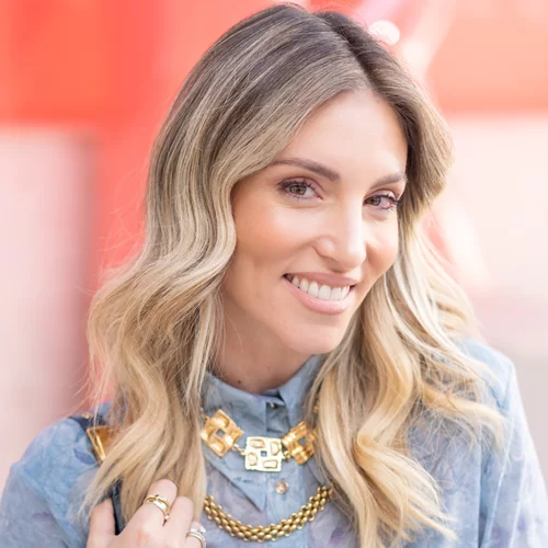 Αθηνά Οικονομάκου | Τα μυστικά περιποίησης των ξανθών μαλλιών της