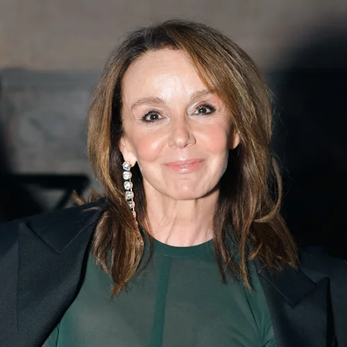 Η συγκινητική φωτογραφία της τηλεοπτικής Sylvie Grateau σε νεαρή ηλικία και η ομοιότητα με τη μητέρα της