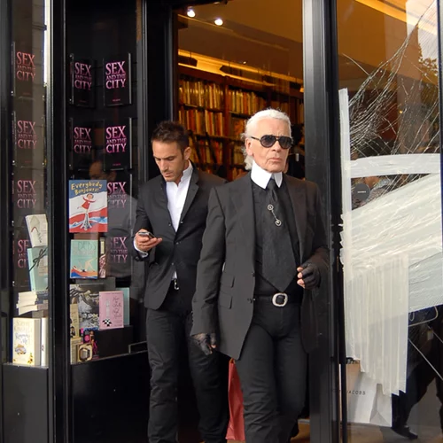Μίνι σειρά για τον θρυλικό σχεδιαστή μόδας, Karl Lagerfeld σχεδιάζει η Disney+