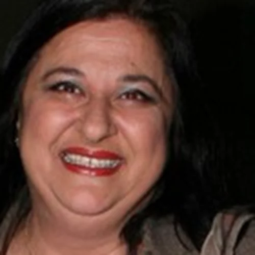 Ελισάβετ Κωνσταντινίδου | "Δεν έχω δει σκηνοθέτη να αγαπά τόσο πολύ τους ηθοποιούς όσο ο Πέτρος Φιλιππίδης"