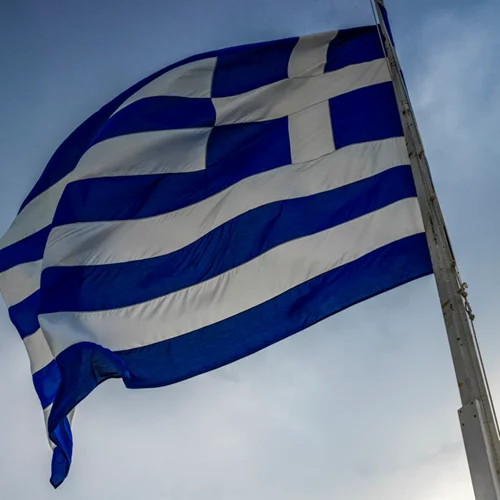 25η Μαρτίου | Η έπαρση της ελληνικής σημαίας στον Ιερό Βράχο της Ακρόπολης (εικόνες)