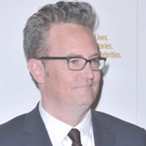 'Και αυτός κυκλοφορεί ακόμα αναμέσά μας" Γιατί ο Matthew Perry μισεί τόσο πολύ τον Keanu Reeves;