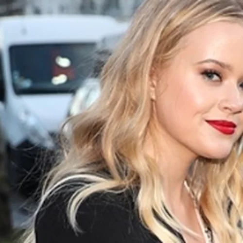 Ava Philippe | 10 φορές που η 21 ετών κόρη της Reese Witherspoon ήταν ολόιδια με τη μαμά της