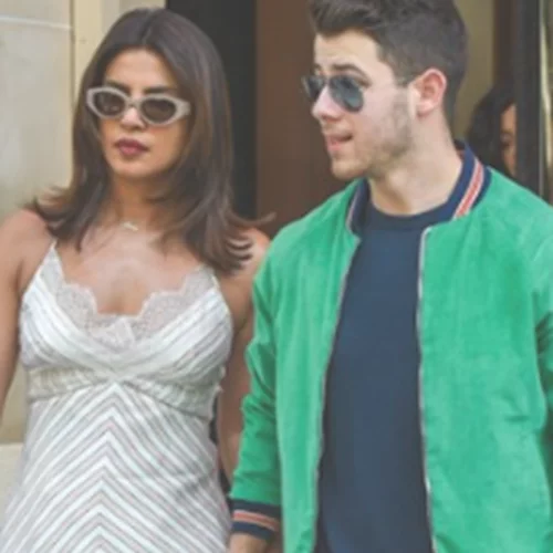 Priyanka Chopra - Nick Jonas | Μοιράστηκαν την πρώτη φωτογραφία της κόρης τους