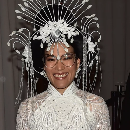 Η ηθοποιός Ali Wong εντυπωσιάζει με την εμφάνισή της στο κόκκινο χαλί του TIME 100 Gala!