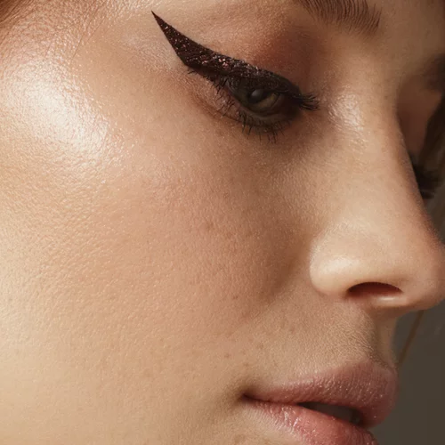 Now trending | Η νέα τάση στο eye liner θα δώσει έναν κοριτσίστικο αέρα στα looks σου