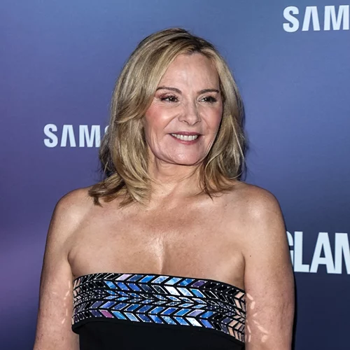 Kim Cattrall | H σπάνια εμφάνισή της στο κόκκινο χαλί με τον 50χρονο σύντροφό της, Russell Thomas
