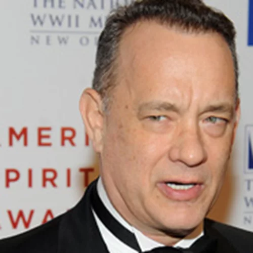 Ο Τομ Χανκς αποκαλύπτει ότι η βασίλισσα του είπε ποιο είναι το αγαπημένο της κοκτέιλ