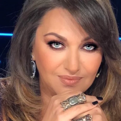 Γενέθλια για την Καίτη Γαρμπή | Η τούρτα υπερπαραγωγή και η έμπνευση από τον Λευκό Πύργο