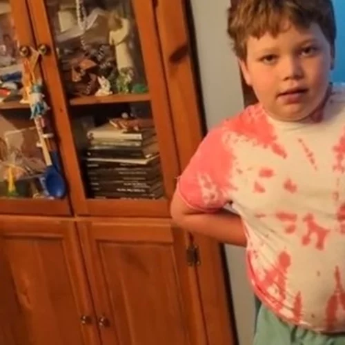 Το viral video του Tik Tok | H συγκινητική αντίδραση 9χρονου όταν ο πατέρας του, του χαρίζει την πρώτη του ραπτομηχανή