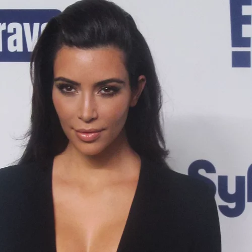 Kim Kardashian | Κλείνει το beauty brand της, KKW Beauty;