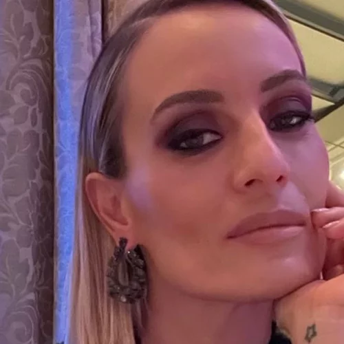 Ελεονώρα Μελέτη | Πιο κομψή από ποτέ με total black σύνολο και τα πιο δημοφιλή παπούτσια της σεζόν