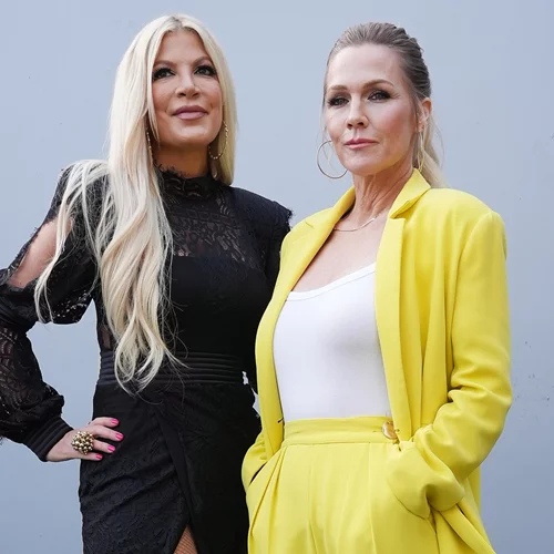 Beverly Hills 90210 | H σκηνή της σειράς που γύρισε ξανά η Tori Spelling με την Jennie Garth 23 χρόνια μετά