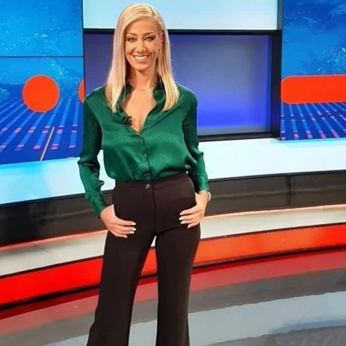 'Εφη Αλεβίζου | Η πανέμορφη παρουσιάστρια μας δείχνει τον παράδοξο τρόπο με τον οποίο διατηρεί τη σιλουέτα της