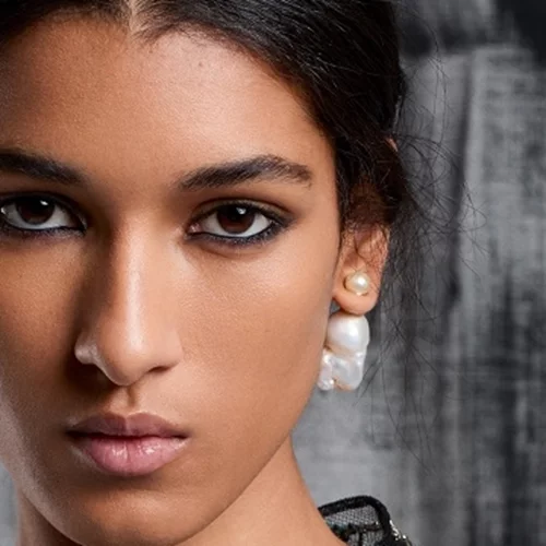 Το αξεσουάρ μαλλιών που θα φορεθεί περισσότερο φέτος την άνοιξη