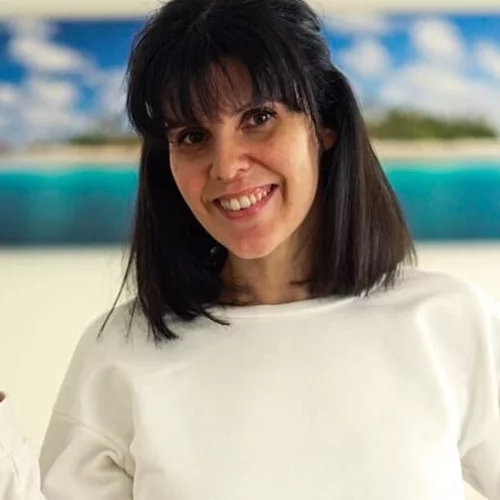 Ηλέκτρα Αστέρη | Κάνει βαρκάδα αγκαλιά με τη μικρή της κόρη, Νεφέλη Μπλέτσα, στο ιστορικό ποτάμι της πόλης Hoi An