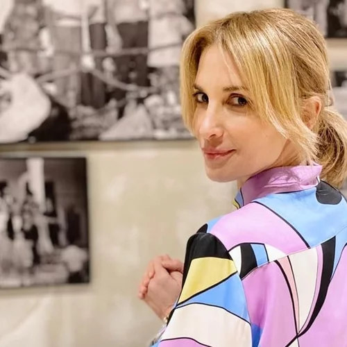 Η Νίκη Κάρτσωνα σε μία σπάνια φωτογραφία με τον γοητευτικό σύζυγό της και τον γιο τους, Φίλιππο