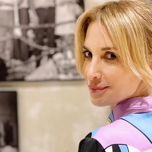 Η Νίκη Κάρτσωνα δημοσίευσε μία σπάνια φωτογραφία με τον γοητευτικό σύζυγό της, Νίκο Χατζή