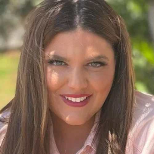 Δανάη Μπάρκα | Η νέα φωτογραφία με κατακόκκινο μαγιό και η αποστωματική απάντησή της για τη λεκτική επίθεση