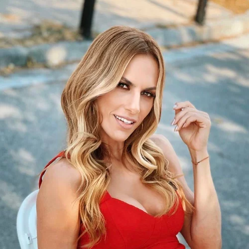 Ντορέττα Παπαδημητρίου | Η τρυφερή αγκαλιά στον γιο της με αφορμή την λήξη των Πανελληνίων