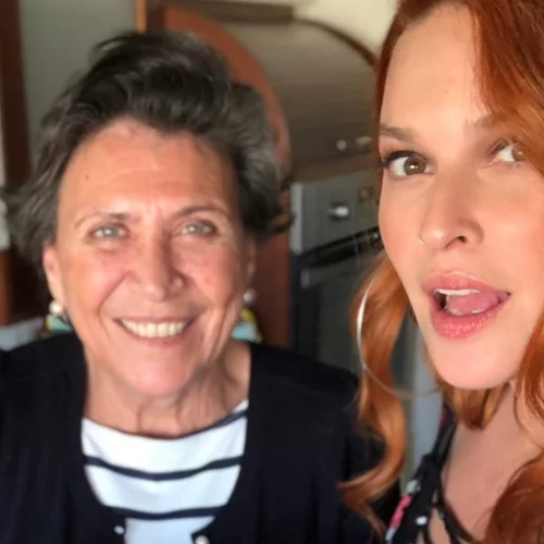 Σίσσυ Χρηστίδου | Η δημόσια έκκληση μετά την κηδεία της μητέρας της (εικόνες)