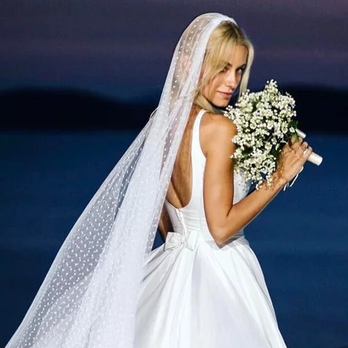 5 διάσημες Ελληνίδες που είπαν "ναι" στα διαχρονικά νυφικά