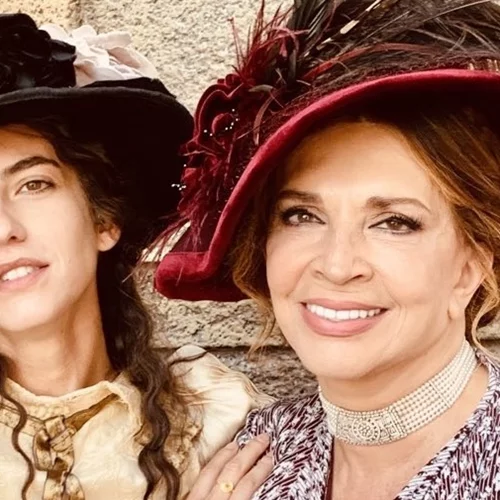 "Σμύρνη μου αγαπημένη" | Τα θριαμβευτικά σχόλια στο Twitter και το "ευχαριστώ" στη Μιμή Ντενίση