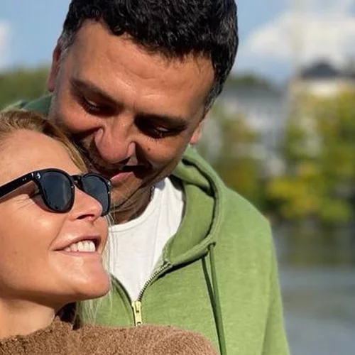 Τζένη Μπαλατσινού - Βασίλης Κικίλιας | Οι οικογενειακές διακοπές και τα cozy ρούχα που επιλέγουν να φοράνε στον γιο τους, Παναγιώτη - Αντώνιο Κικίλια