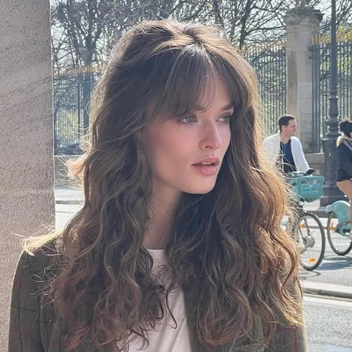 Θες να μακρύνεις τα μαλλιά σου γρήγορα; Ακολούθησε το trick των Γαλλίδων για φυσικά μακριά μαλλιά