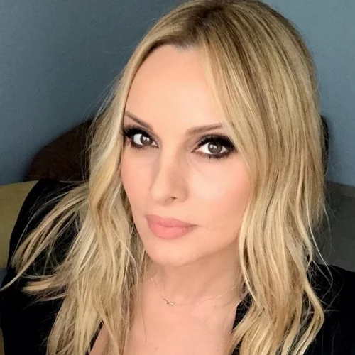 Πόσο μεγάλωσε | Η σπάνια έξοδος της Πέγκυς Ζήνα με την κόρη της Ηλέκτρα