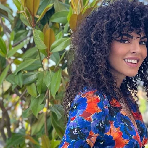 Celebrity News | Η Μαρία Σολωμού ποζάρει topless στην αγκαλιά του Mente Fuerte