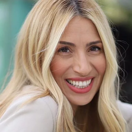 Η Μαρία Ηλιάκη βρήκε το καλύτερο προϊόν για beach waves ακόμα και στην πόλη