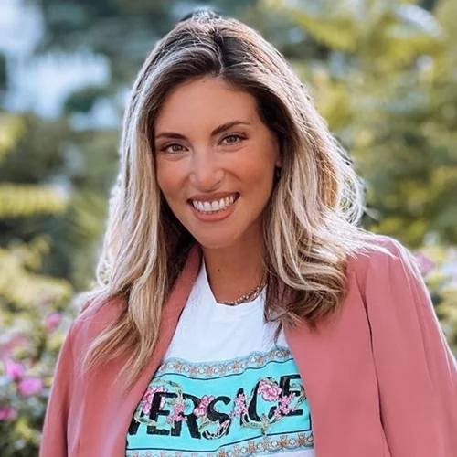 Αθηνά μου, πού το έκρυβες αυτό το σώμα; Η αγαπημένη ηθοποιός ποζάρει με εσώρουχα και εμείς "μετράμε" κοιλιακούς