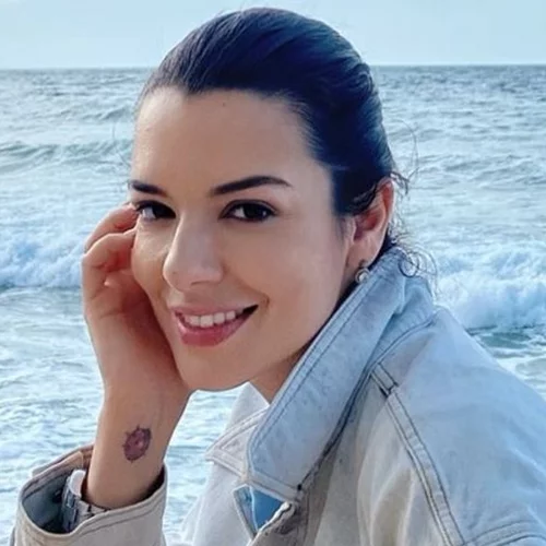 Η Νικολέττα Ράλλη για τη μητρότητα | "Αυτά τα ζείτε εσείς ή απλά δεν τα μοιράζεστε ποτέ;"