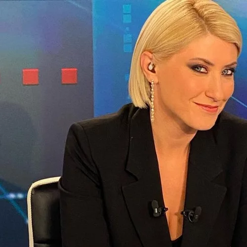 Σία Κοσιώνη | Ποζάρει αμακιγιάριστη, φορώντας φόρμες και αποδεικνύει πόσο ακομπλεξάριστη είναι