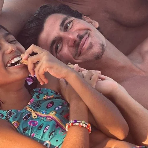 Παύλος και Σοφία Γαλακτερού | Οι αξιολάτρευτες φωτογραφίες και τα αστεία στιγμιότυπα από τις καλοκαιρινές τους διακοπές αποδεικνύουν πόσο αγαπημένα αδέρφια είναι