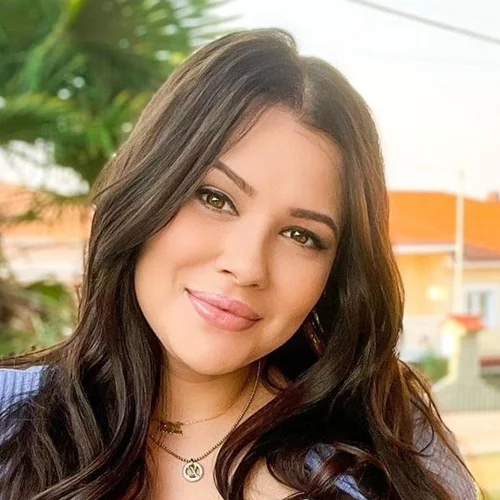 Τέλος τα μακριά μαλλιά για την Λάουρα Νάργες | Το νέο on trend κούρεμα που την ανανέωσε