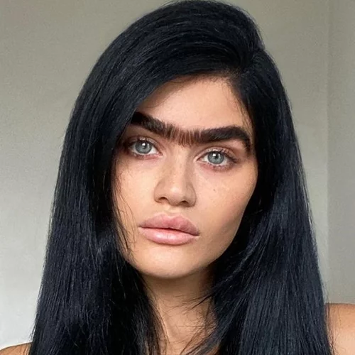 Editorial | Προς υπεράσπιση των φρυδιών της Σοφίας και των κιλών της Δανάης