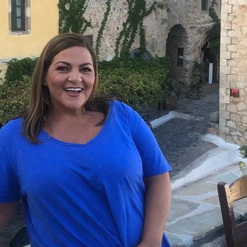 Βίκυ Σταυροπούλου | Φοράει μαύρο ολόσωμο μαγιό και αποχαιρετά το καλοκαίρι πιο σέξι από ποτέ