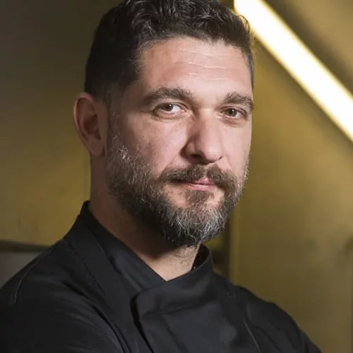 Ο Πάνος Ιωαννίδης μόλις δημοσίευσε το πιο γλυκό βίντεο | Κρατάει στην αγκαλιά του τον γιο του και "λιώνει" το Instagram