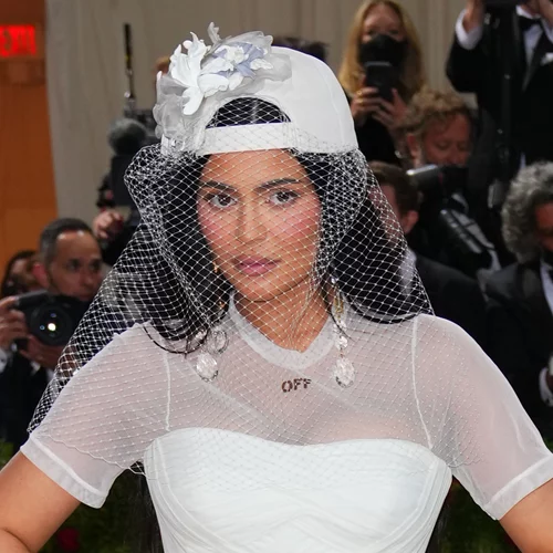 Wedding Fails | 5 διάσημες καλεσμένες σε γάμο που κατάφεραν με την εμφάνισή τους να επισκιάσουν τη νύφη