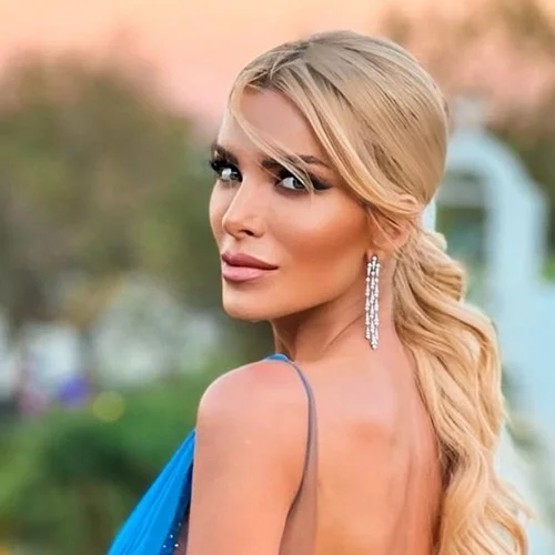 Κατερίνα Καινούργιου | Το αγαπημένο της άρωμα είναι αυτό που λατρεύουν και οι πιο διάσημες influencers