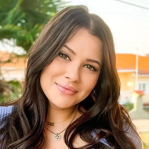 Λάουρα Νάργες | Ο γιος της έγινε 6 μηνών και το γιόρτασε με την πιο ευφάνταστη - μισή - τούρτα