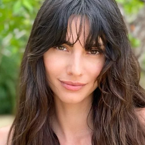 Ηλιάνα Παπαγεωργίου | Πιο μαυρισμένη και σέξι από ποτέ, ποζάρει στο κρεβάτι φορώντας μόνο τα εσώρουχά της