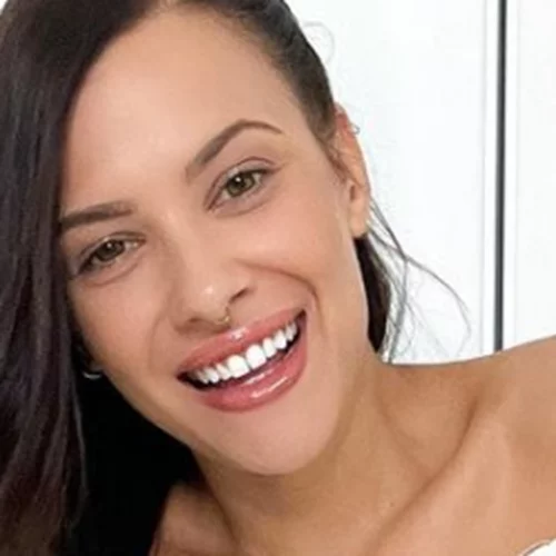 Η εγκυμονούσα Λάουρα Νάργες επιστρέφει στις επαγγελματικές της υποχρεώσεις μετά από 4 μήνες