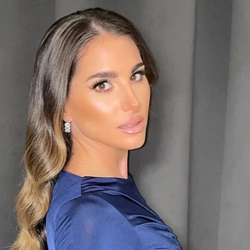 Παυλίνα Βουλγαράκη | Το "χαρούμενο" άρωμα που φορά απ' όταν πήγαινε στο γυμνάσιο