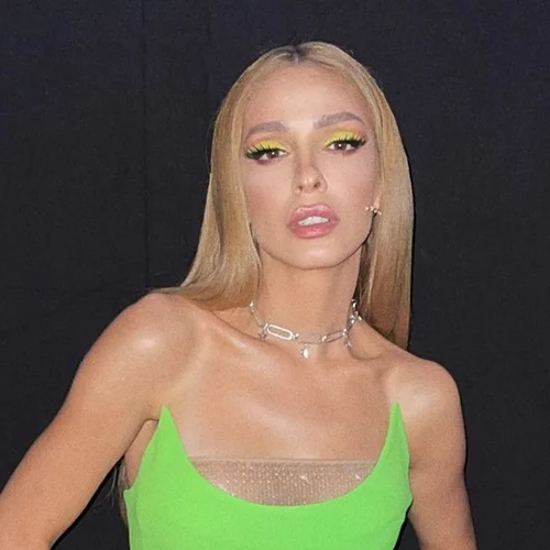 "H Ελένη Φουρέιρα δεν ήρθε σήμερα γιατί ή έχει κάποιο performing να κάνει ή θα είναι έγκυος"